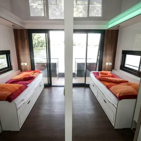 Festliegendes Hausboot Ferienwohnung Seeteufel