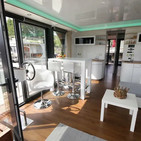 Festliegendes Hausboot Ferienwohnung Seeteufel * Wildau (Dahme-Spreewald)